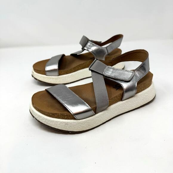 OTBT Sierra Metallic Platform Sandals Shoes Womens 7 Silver Pewter Beach Coastal - Picture 1 of 10